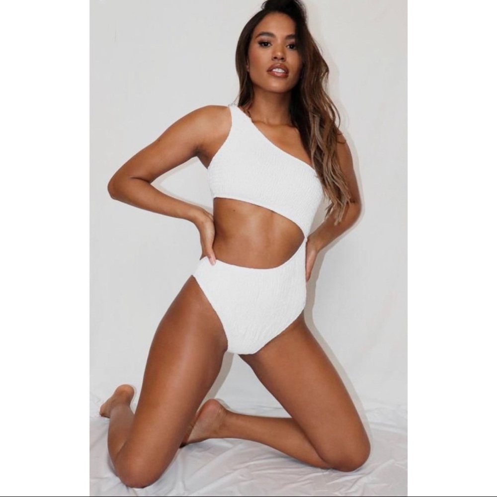 H&M white cut out one piece swimsuit XL